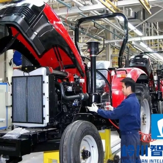 拖拉机生产流水线